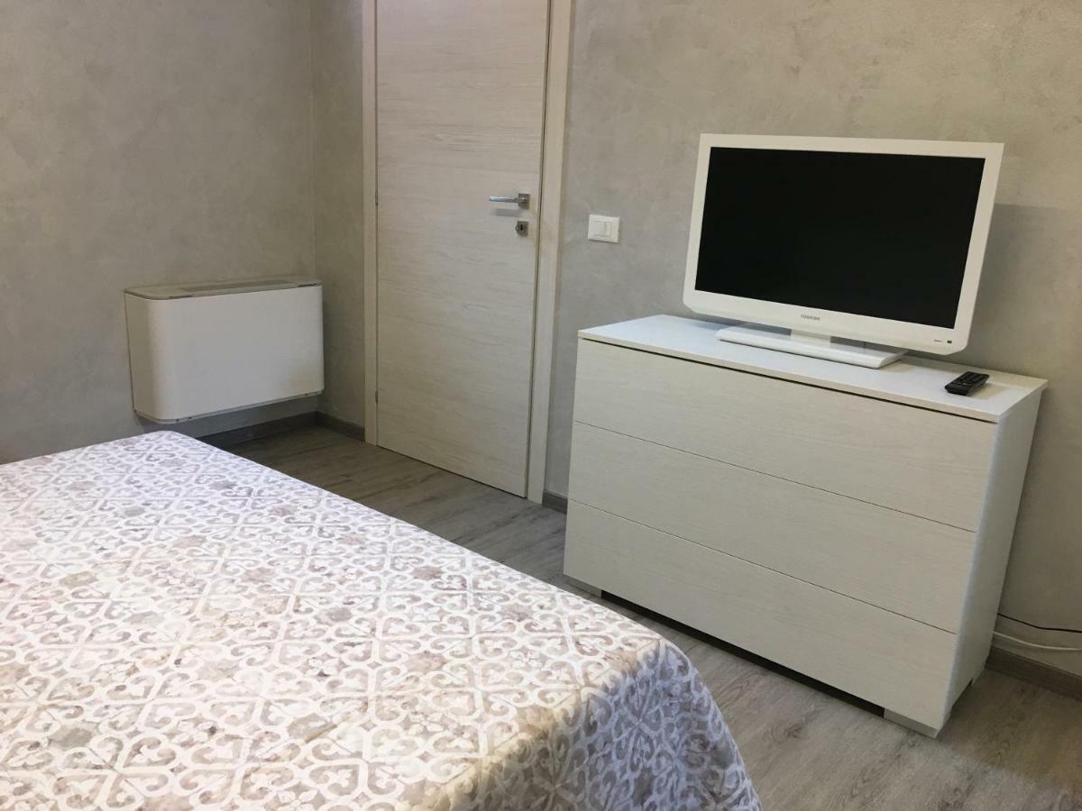 Vea Apartment Паденге-суль-Гарда Экстерьер фото